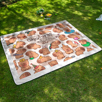 Пикник подложка с карикатурна капибара — преносима за къмпинг и открито; водоустойчива подплата от алуминиево фолио; Oxford плат; стил: карикатура; пускане: пролет 2022