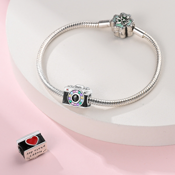 Σετ DIY κοσμημάτων — χαλκός, ηλεκτροπλατίωση; περιλαμβάνει κρεμαστά beads, βραχιόλι και κολιέ; στυλ φρέσκο και γλυκό; άνοιξη 2024 κυκλοφορία