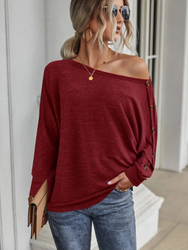 Tricou cu mâneci bat, guler rotund, croială lejeră, lungime medie 65–80 cm, poliester/elastan