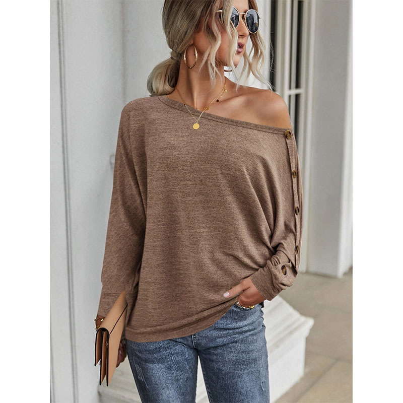 Tricou cu mâneci bat, guler rotund, croială lejeră, lungime medie 65–80 cm, poliester/elastan