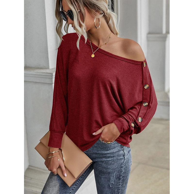 Tricou cu mâneci bat, guler rotund, croială lejeră, lungime medie 65–80 cm, poliester/elastan