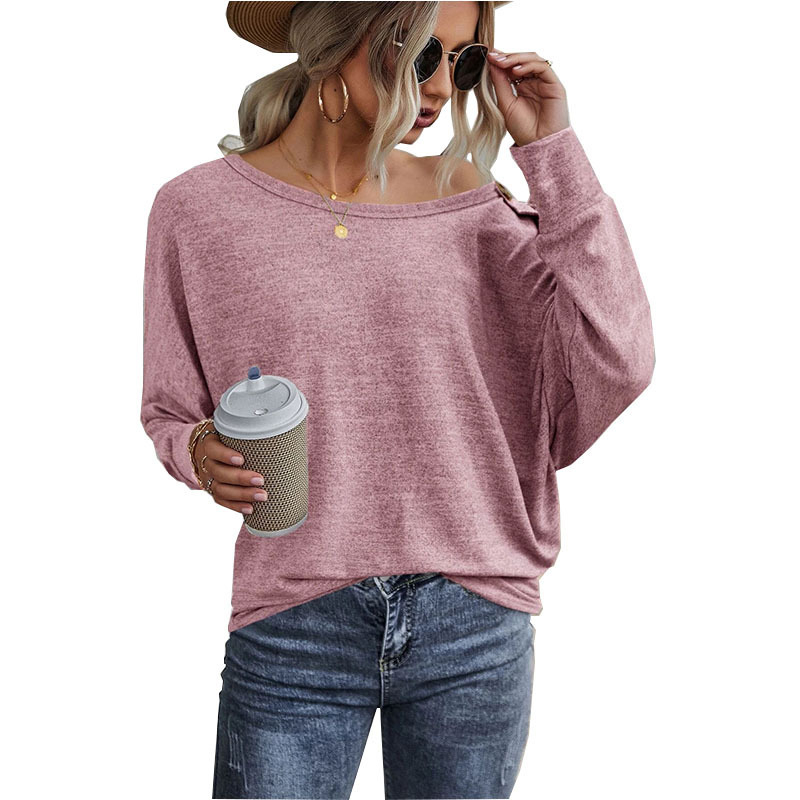 Tricou cu mâneci bat, guler rotund, croială lejeră, lungime medie 65–80 cm, poliester/elastan