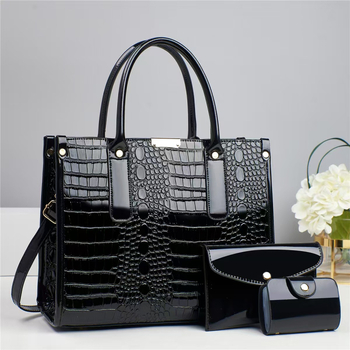 PU bőrhatású váll- és tote-táska, motor-stílus, cipzáras záródás, poliészter bélés, 3D külső dizájn, belső zipzáras zseb és ID zseb, egy vállpánt, téli 2024 kiadás