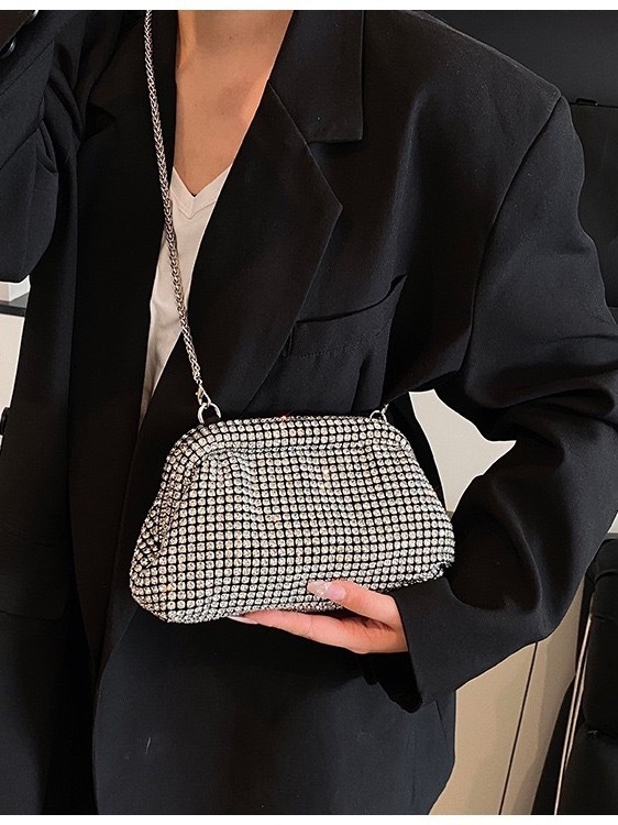 Clutch za žene s rhinestones, street fashion stil, oblik oblaka, magnetno zatvaranje, podstava od poliestera