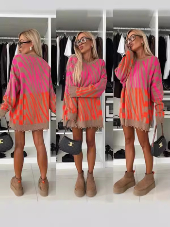 Zebramintás kötött pulóver, kerek nyakú, lazított szabás, hosszú ujjú