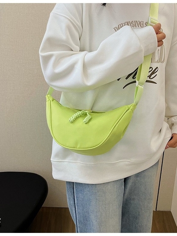 Γυναικεία crossbody τσάντα σε σχήμα μισοφέγγαρου, νάιλον, αστικός μινιμαλισμός, φερμουάρ, εσωτερική θήκη τηλεφώνου