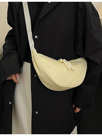 Γυναικεία crossbody τσάντα σε σχήμα μισοφέγγαρου, νάιλον, αστικός μινιμαλισμός, φερμουάρ, εσωτερική θήκη τηλεφώνου