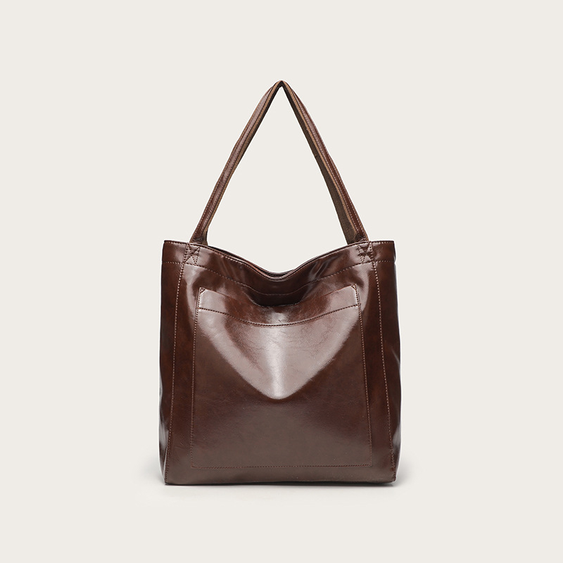 Tote rankinė, minkštas PU medžiaga, vertikali kvadratinė forma, magnetinis užsegimas, vidinė kišenė su užtrauktuku, poliesterio pamušalas (Medžiaga: PU; TIpas: Tote rankinė; Užsegimas: Magnetinis; Vidinė kišenė su užtrauktuku; Pamušalas: Poliesteris)