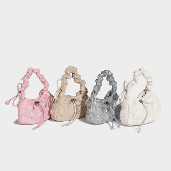 Torba za pazuh od PU materijala, otvor s šnimom, horizontalni kvadratni oblik, unutarnji džepovi: džep sa zipom, džep za telefon, džep za osobnu iskaznicu