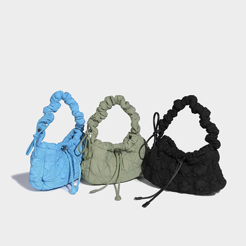 Torba za pazuh od PU materijala, otvor s šnimom, horizontalni kvadratni oblik, unutarnji džepovi: džep sa zipom, džep za telefon, džep za osobnu iskaznicu