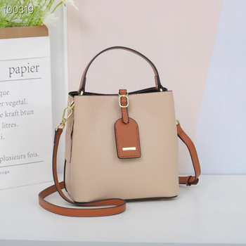 Leap Up Дамска кожена чанта тип bucket – Материал: естествена кожа; Отваряне: цип; Вътрешни джобове: джоб с цип, джоб за телефон; Подплата: полиестер-памук