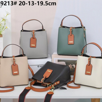 Leap Up Дамска кожена чанта тип bucket – Материал: естествена кожа; Отваряне: цип; Вътрешни джобове: джоб с цип, джоб за телефон; Подплата: полиестер-памук