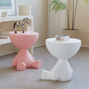 Маса за кафе с минималистичен северноевропейски дизайн, пластмасова основа, дървена рамка и мраморна горна повърхност, мултифункционална за дневната.