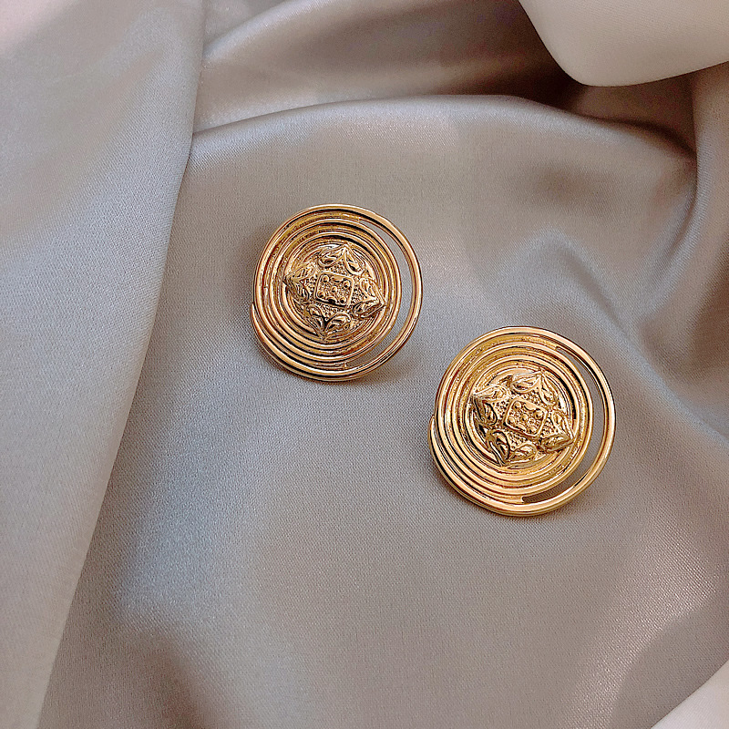 Обеци Readsilenter — сплав, електроплакиране, геометричен стил