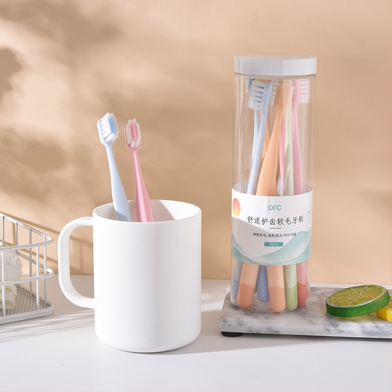 Rokas zobu birste ar cilindrisku dizainu, mīkstās sariņas, modelis R0722, priekš pieaugušajiem