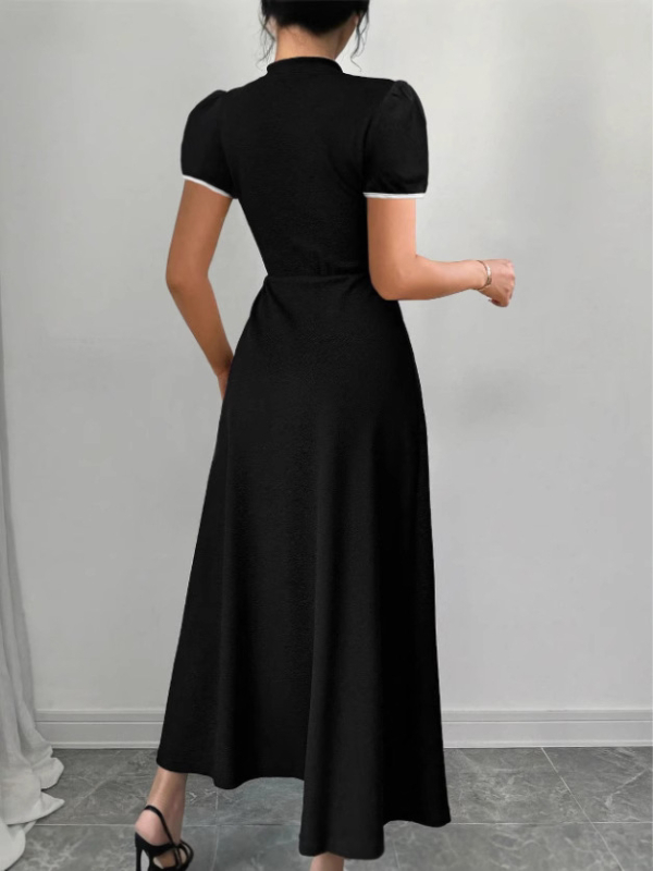 Haljina s blokovima boja, puff rukavi, stojeći ovratnik, prednja s tri gumba, duga A-linija silueta