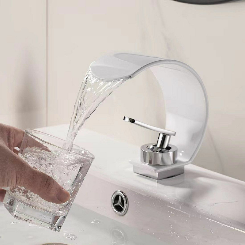 Kaskadna slavina za umivaonik – kupaonica, montaža iznad ploče, Materijal: djelomična bakar, Stil: novi kineski stil, Certifikacija: WATERMARK