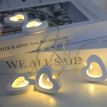 Дървен сърцевиден LED низ светлини, E14, 1000 lm, IP42, димер с дистанционно управление