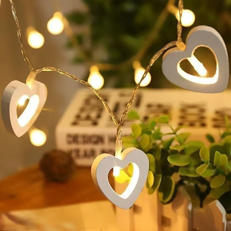 Дървен сърцевиден LED низ светлини, E14, 1000 lm, IP42, димер с дистанционно управление