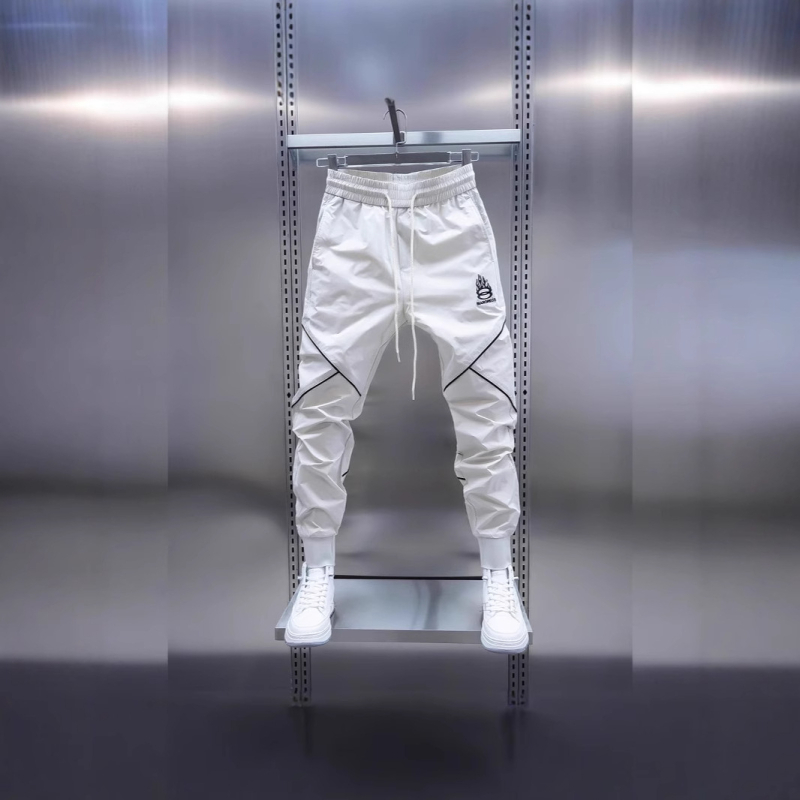 Pantaloni casual de bărbați cu broderie și design patchwork, buzunare, talie medie, lungime 9/10, poliester cu microelasticitate