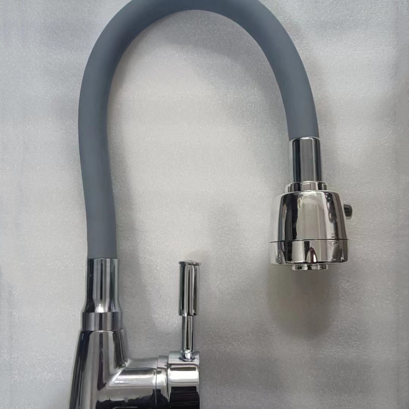 Robinet de bucătărie FD-235, corp din aliaj de zinc, cartuş ceramic, amestec cald și rece, montaj vertical (diametre de intrare/ieșire: 1/2, 3/8, 9/16)