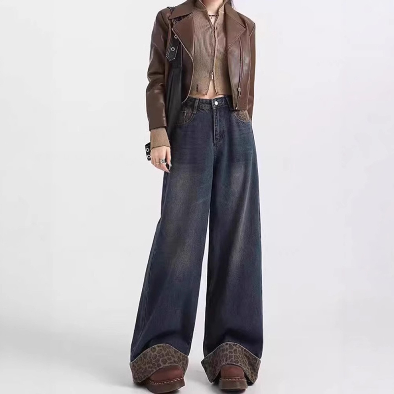 Leoparda printa džinsi ar patchwork šuvēm, platā piegriezuma siluets, augsta viduklis, kokvilna 50-70%