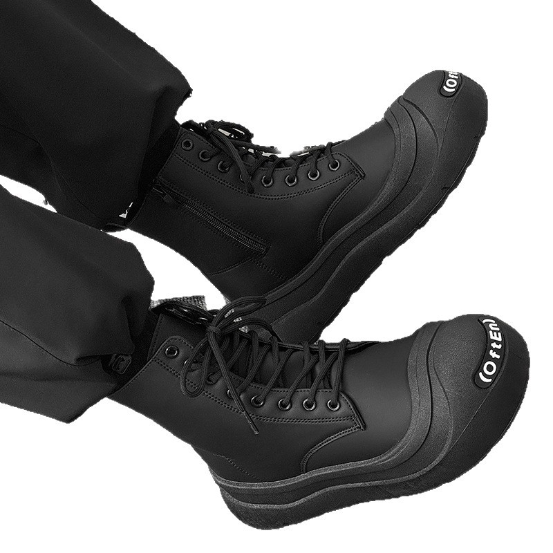 Vyriniai Chelsea batai, PU viršus, gumos padas, apvali nosis, žemas kulnas (1–3 cm), reljefinė apdaila