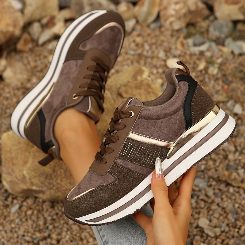 Pantofi sport dama cu talpă groasă, partea superioară din velur, decor metalic cu cristale, toc înclinant 3-5 cm, închidere cu șireturi