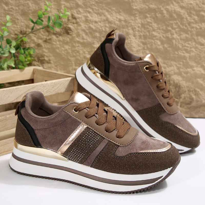 Pantofi sport dama cu talpă groasă, partea superioară din velur, decor metalic cu cristale, toc înclinant 3-5 cm, închidere cu șireturi