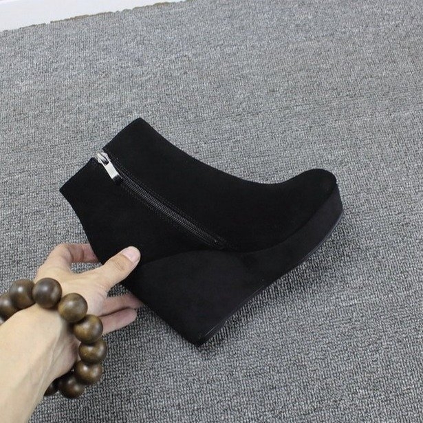 Γυναικείες μπότες Martin από σουέντ, με στρογγυλή μύτη, πολύ ψηλό τακούνι, χαμηλός άξονας, ευρωπαϊκο-αμερικανικό στυλ