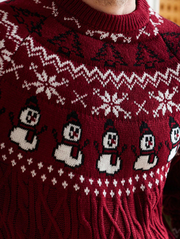 Акрилен пуловер, ретро стил, кръгло деколте, дълги ръкави, кабелна плетка със снежен човек мотив