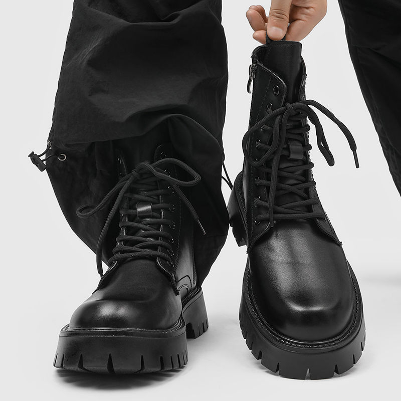 Cizme cu ciucuri - stil Martin, gleznă joasă, șireturi în față, vârf rotund (PU partea superioară)