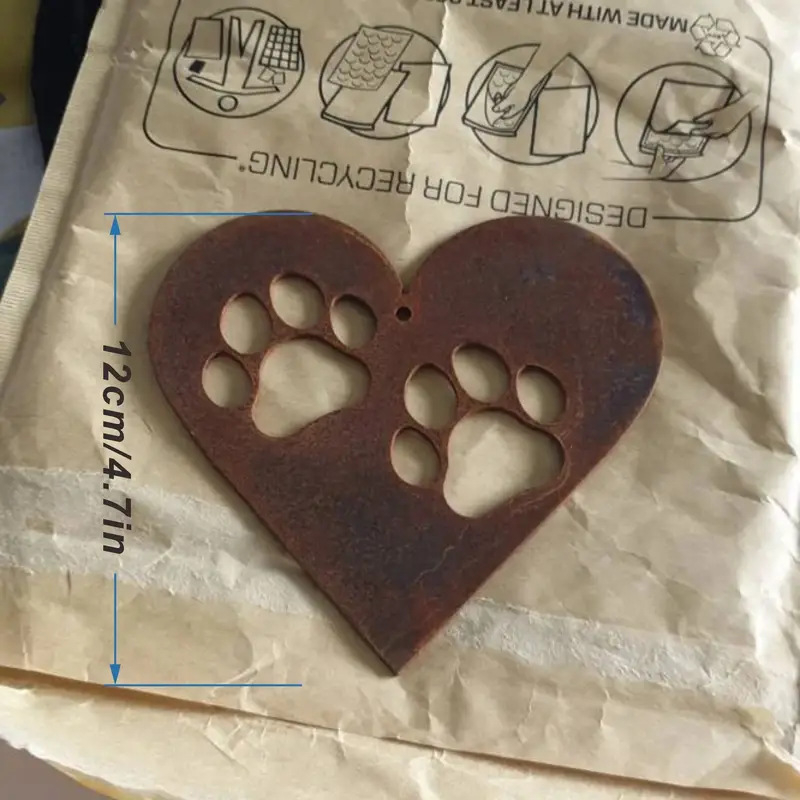 Стенно окачване от желязо с отпечатък на кучешка лапа и сърце – мемориална декорация за дома, стил модерен минимализъм (ST001)