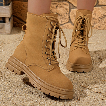 Női Martin csizmák – velúr felsőrész, PVC talp, kerek orr, alacsony szár, előről fűzős zárás