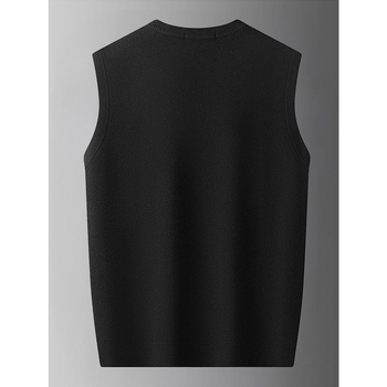 Pánska vesta s výstrihom do V, pletená s pruhovaným vzorom, voľný strih, jar 2025