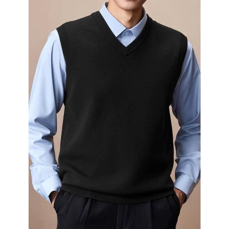 Pánska vesta s výstrihom do V, pletená s pruhovaným vzorom, voľný strih, jar 2025