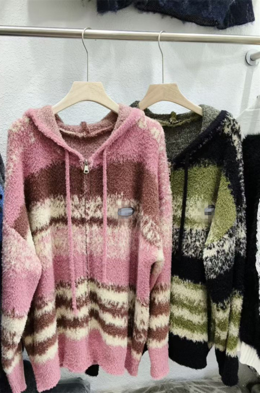 Cardigan cu glugă, logo patch și dungi contrastante, lână de alpacă, fermoar, țesătură groasă, croială lejeră