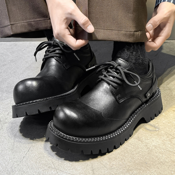 Derbio batai vyrams - apvalus nosis, slydimui atsparus padas, viršus iš mikropluošto, gumos padas, cementuota konstrukcija