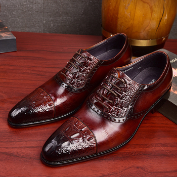 Vyriniai formalūs odiniai batai su smailiu nosimi, krokodilo raštas, viršus iš pirmosios karvės odos, gumos padas, raišteliai