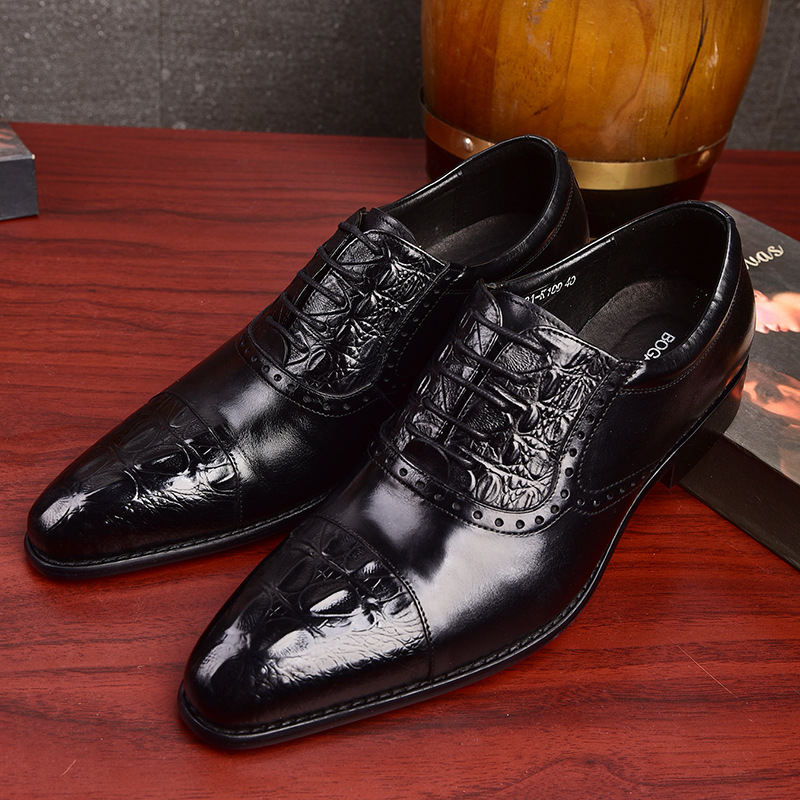 Vyriniai formalūs odiniai batai su smailiu nosimi, krokodilo raštas, viršus iš pirmosios karvės odos, gumos padas, raišteliai
