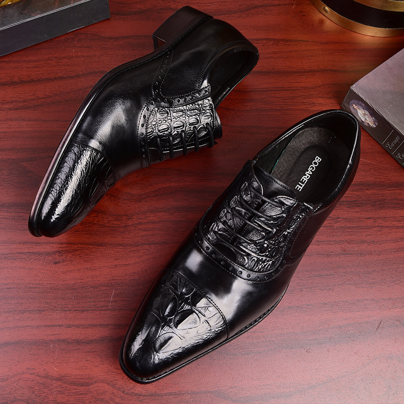 Vyriniai formalūs odiniai batai su smailiu nosimi, krokodilo raštas, viršus iš pirmosios karvės odos, gumos padas, raišteliai