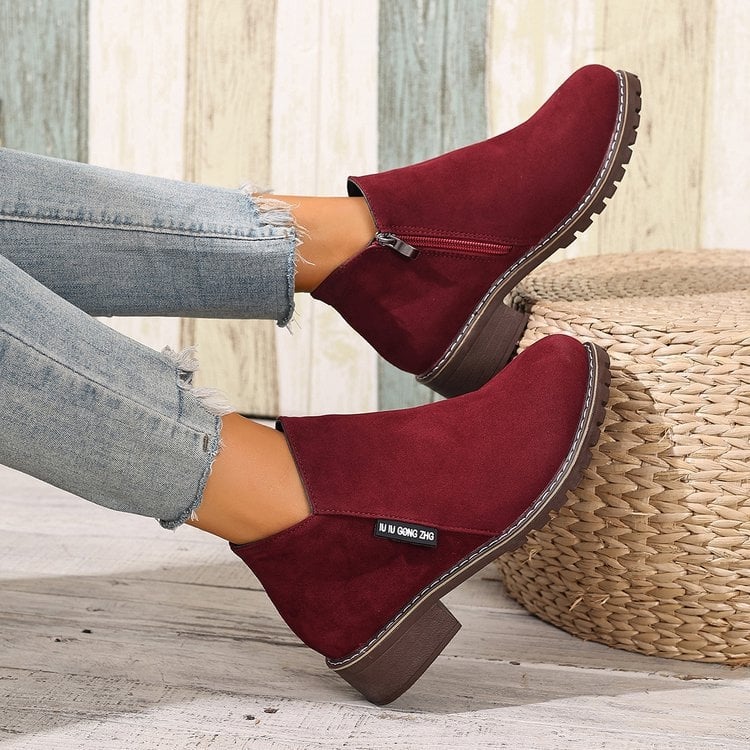 Női velúr bokacsizma kerek orrú, vastag sarok, oldalsó cipzár, retró stílus