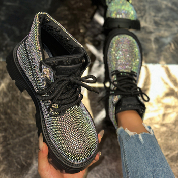 Női Martin csizmák kötős, kerek orrú, chunky sarok 3–5 cm, PU felsőrész, gumi talp