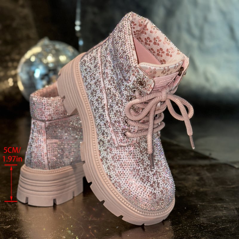 Női Martin csizmák kötős, kerek orrú, chunky sarok 3–5 cm, PU felsőrész, gumi talp