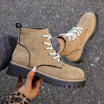 Martin csizmák, euro-amerikai stílus, középmagas szár, vastag sarka 3–5 cm, velúr felső, gumírozott talp, előre fűzőzár