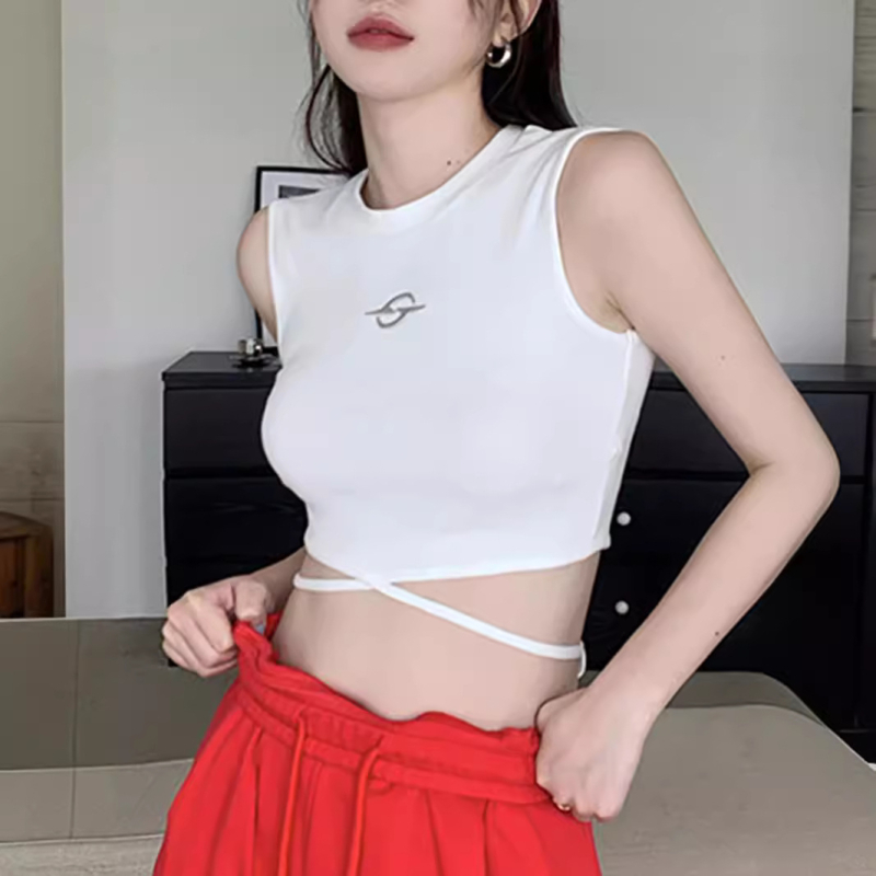 Vestă fără mâneci cu șiret în formă I, croială slim, poliester, lungime standardă 50–65 cm, culoare uni