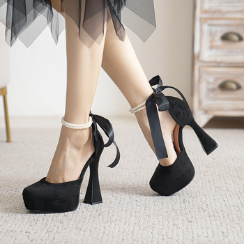 Moteriškos aukštakulniai bateliai su kvadratine nosimi, super aukštas kulnas (>8 cm), platus kulnas, sagties užsegimas