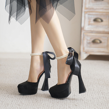 Moteriškos aukštakulniai bateliai su kvadratine nosimi, super aukštas kulnas (>8 cm), platus kulnas, sagties užsegimas