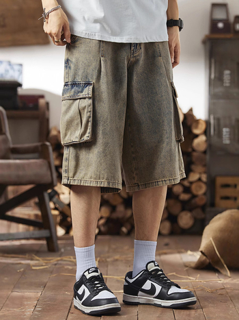 Férfi denim cargo rövidnadrág nagy zsebekkel, pamutból készült, középhosszú szabás, egyenes vonalú, utcai stílus