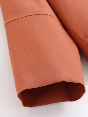 Λινό πουκάμισο με διπλή όψη φοριέται μπρος-πίσω, κορδόνι για δέσιμο, φαρδιά γραμμή, V-λαιμό, μακριά μανίκια ραγκλάν, καλοκαίρι 2025